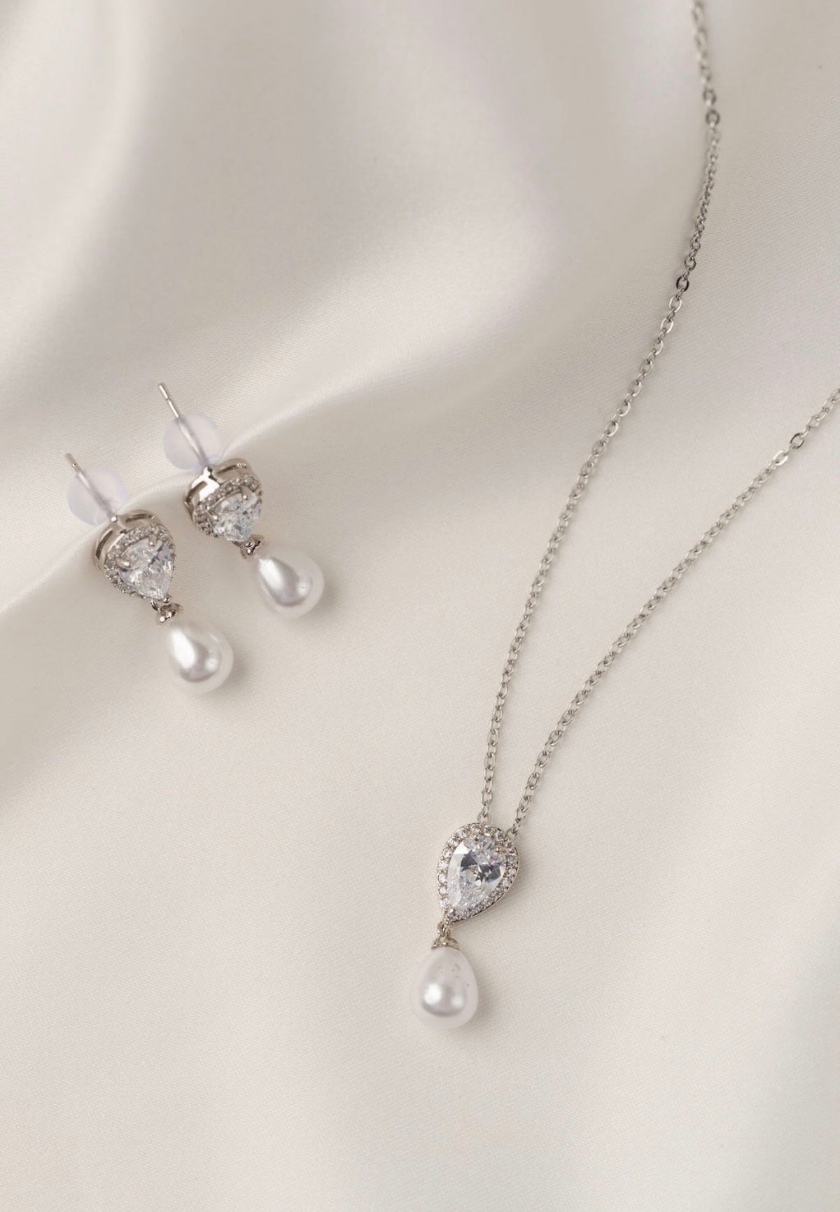 Connie - Silver Pearl Necklace Earring Gift Set
