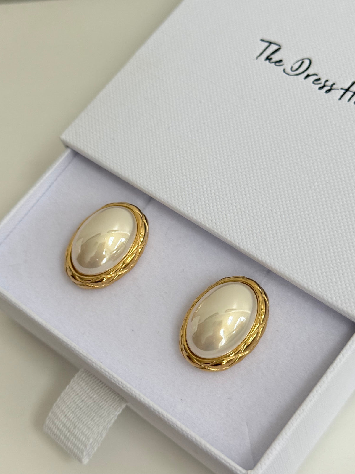 Elyna - Gold Pearl Earring