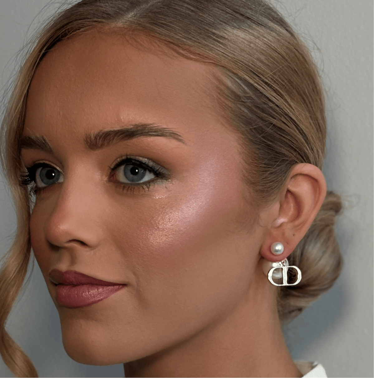 Karoline - Pearl Gold Earring
