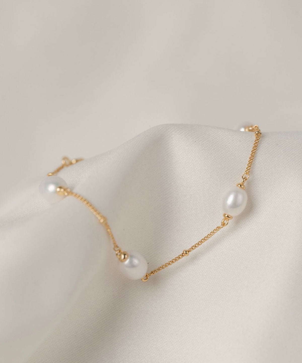 Jasmine - Gold Pearl Bracelet
