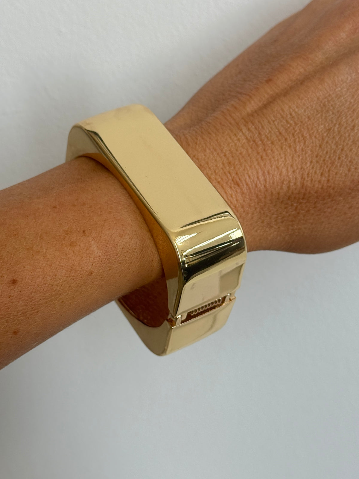 Macy - Gold Statement Cuff Bangle