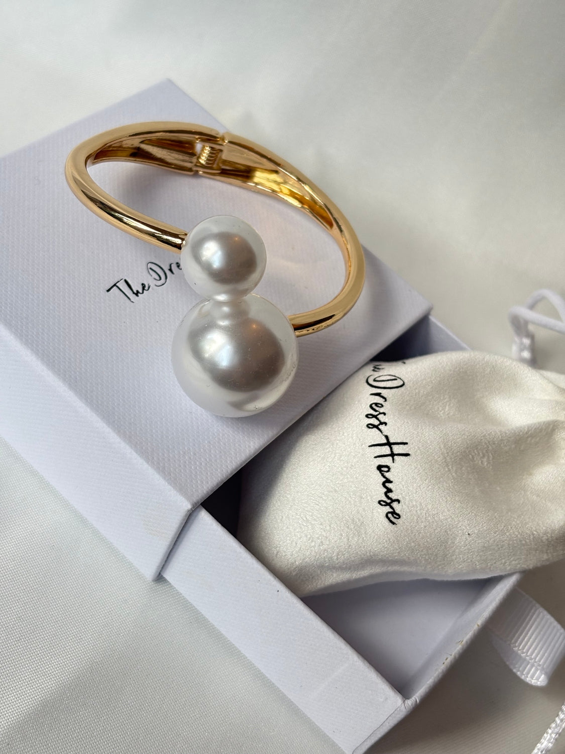 Lisa Evelyn - Pearl Gold Bangle Earring Set