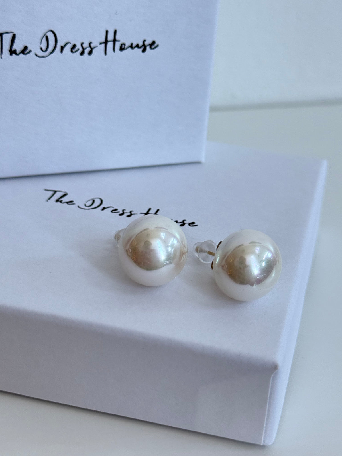 Lily - Gold Pearl Earring (15mm)