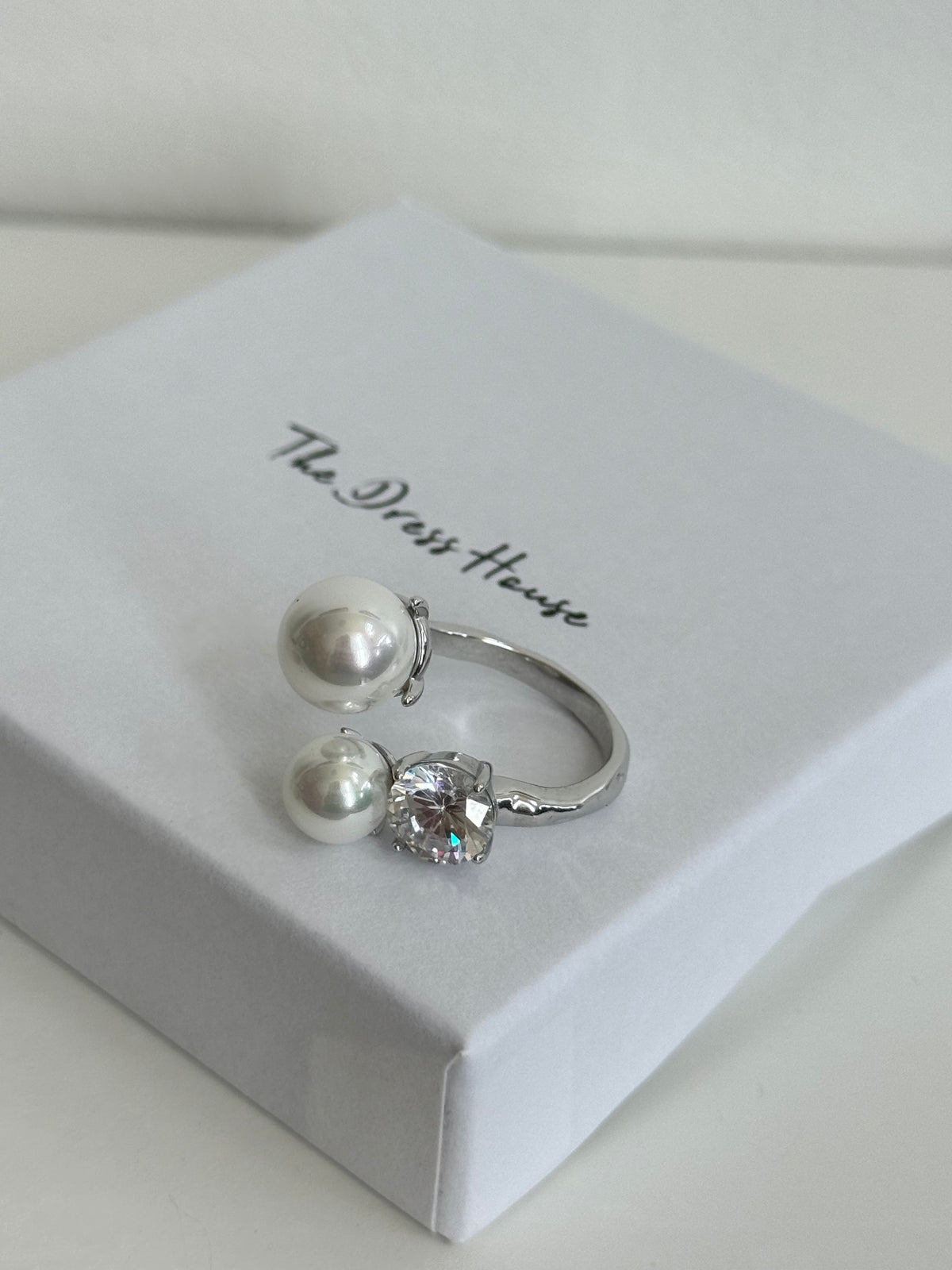 Alex - Silver Pearl Adjustable Ring