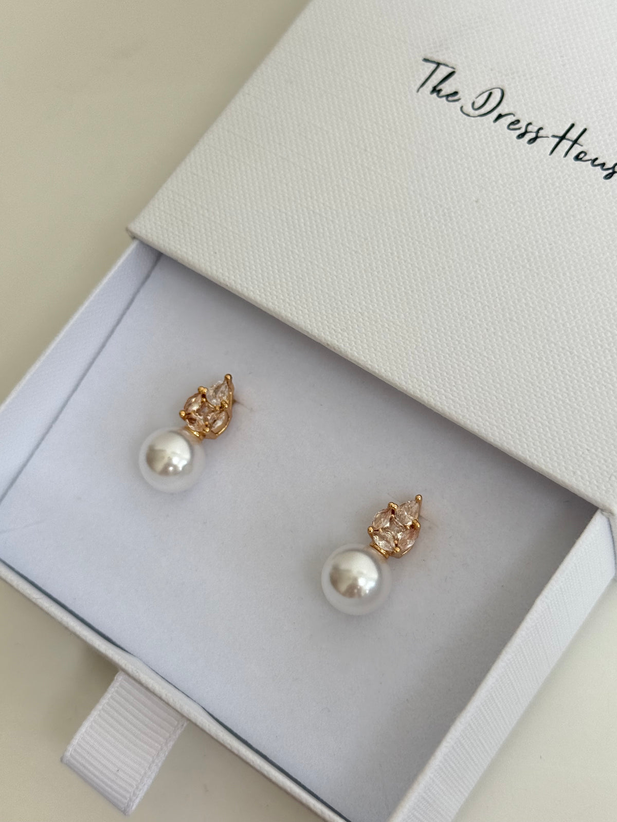 Abby - Gold Pearl Earring