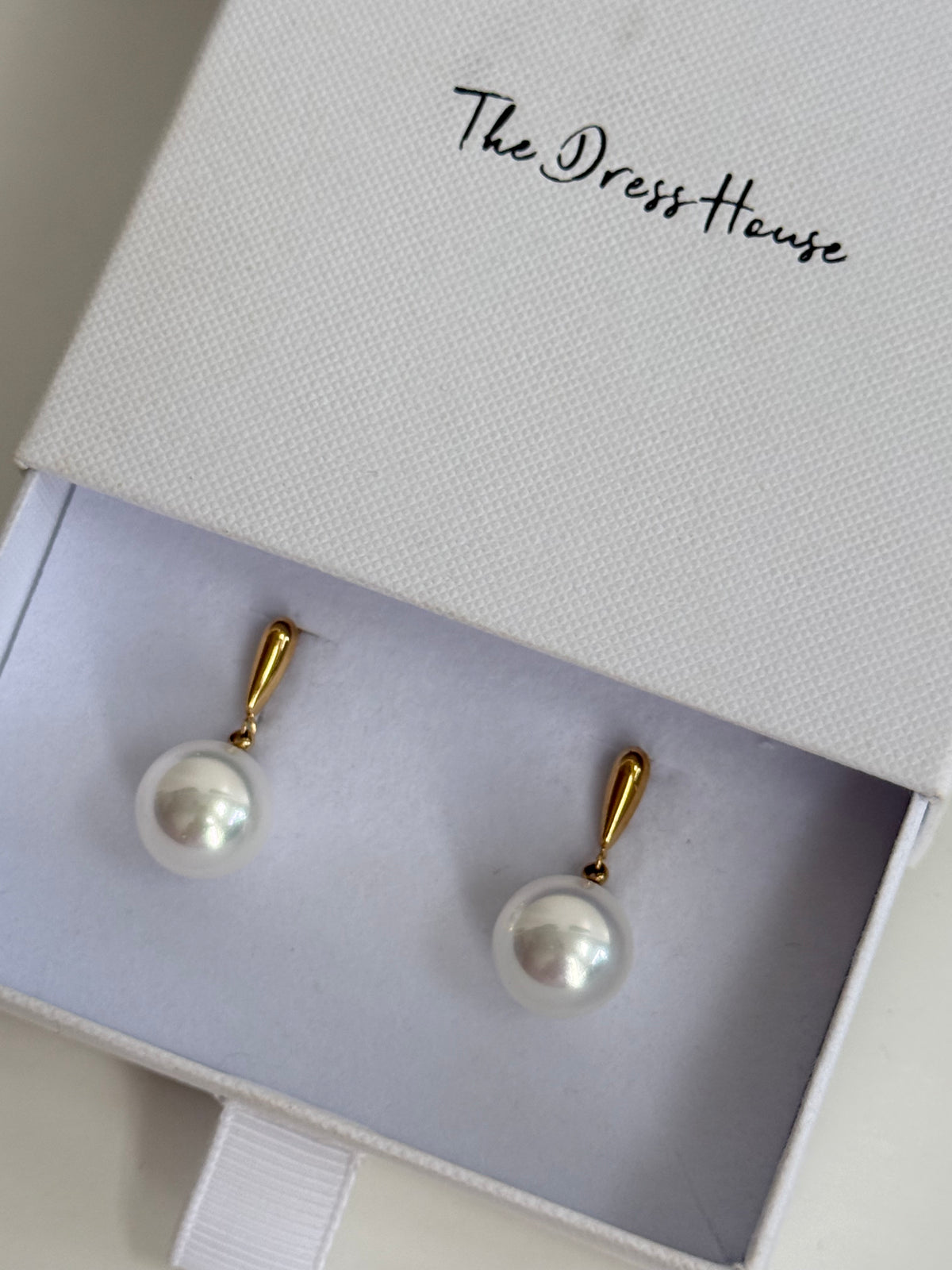 Lily - Gold Pearl Earring