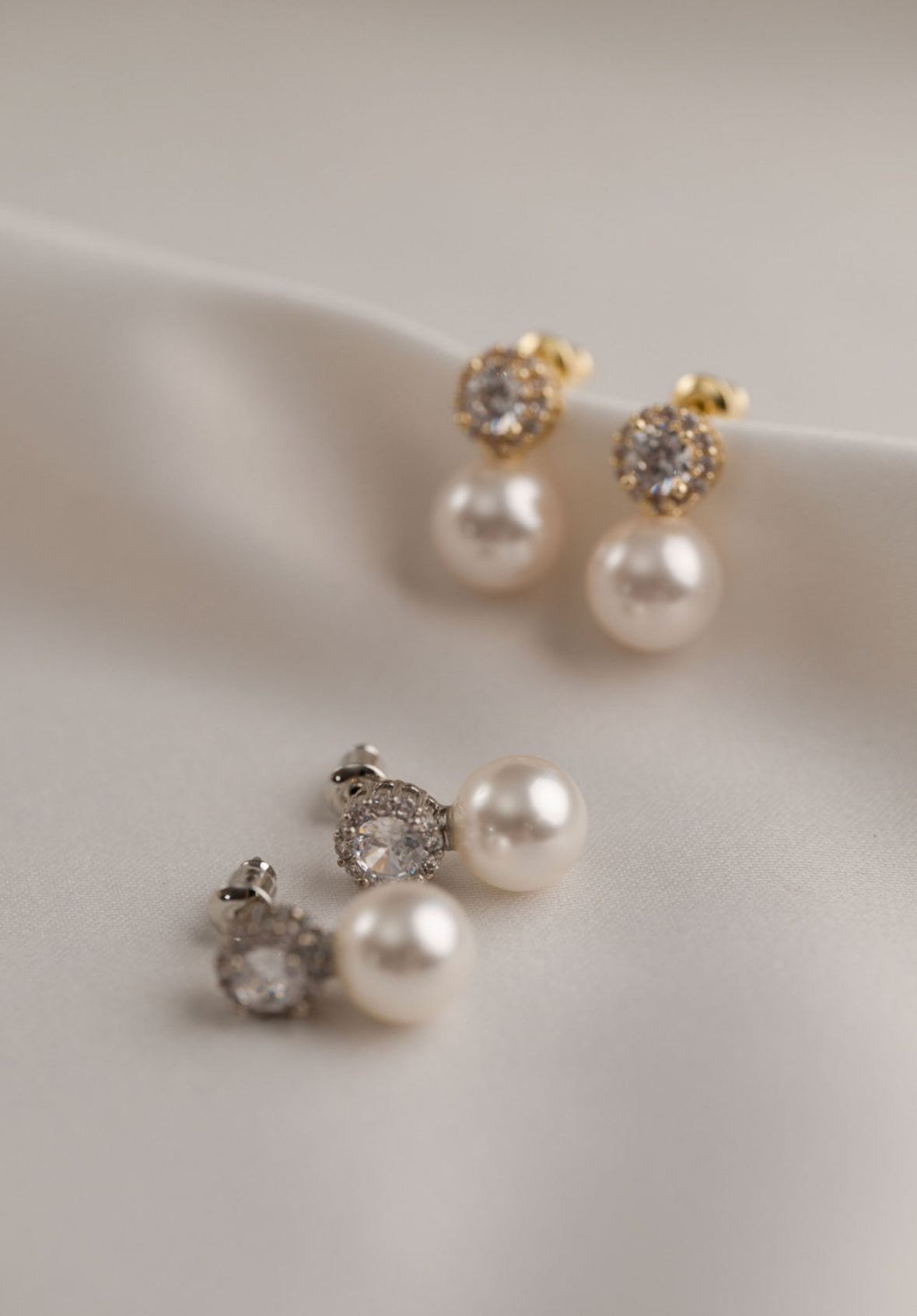 Melissa - Gold Pearl Earring