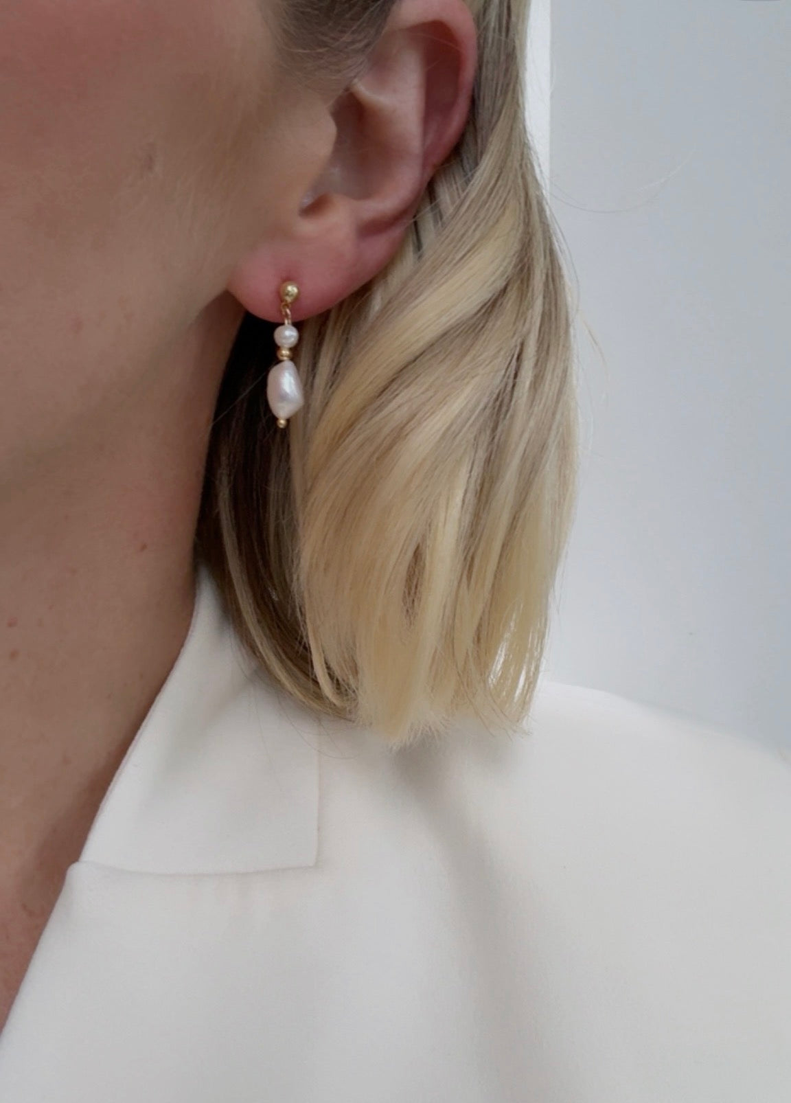 Alise - Gold Pearl Earring