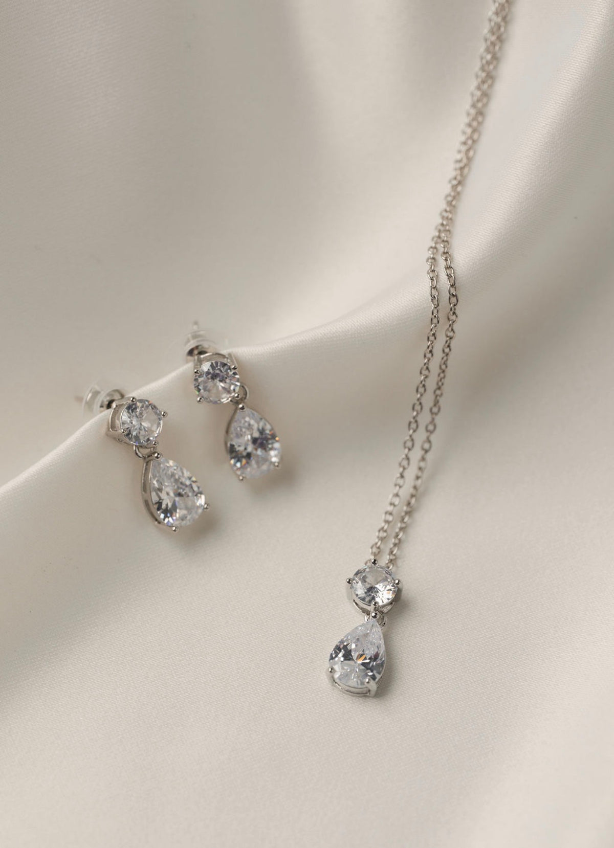Isobel- Silver Diamanté Earring Necklace Set