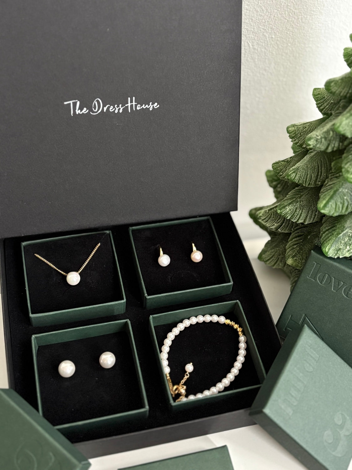 TDH Gift Box 2 - Gold Pearl Earring Bracelet Set