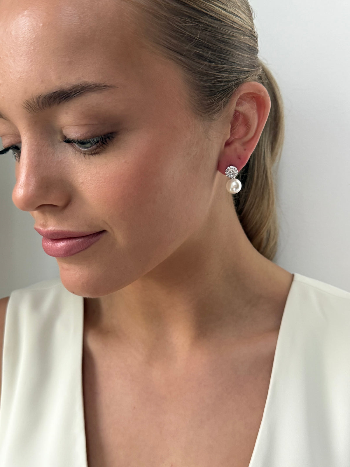 Melissa - Silver Pearl Earring
