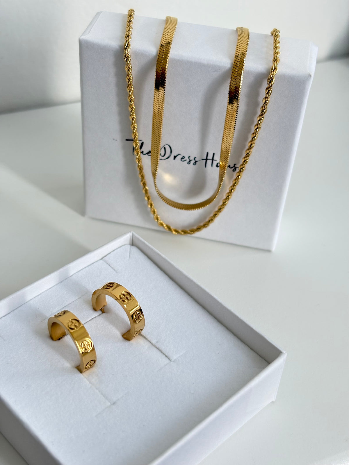 Dress House Gift Box 49 - Gold Necklace Earring
