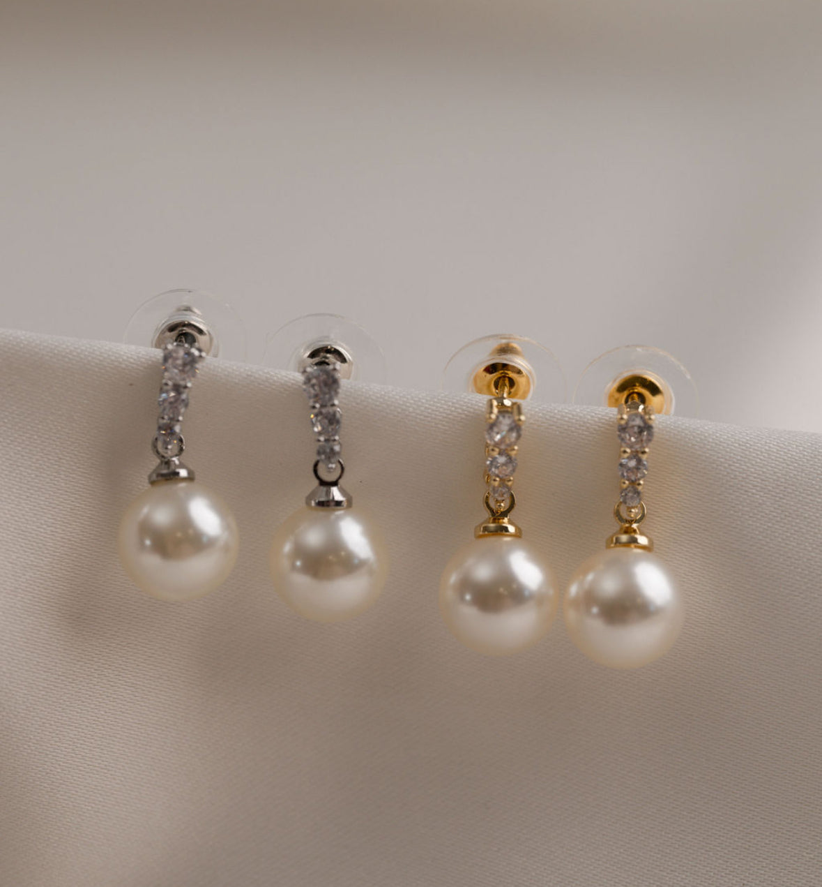 Savannah - Silver Pearl Earring