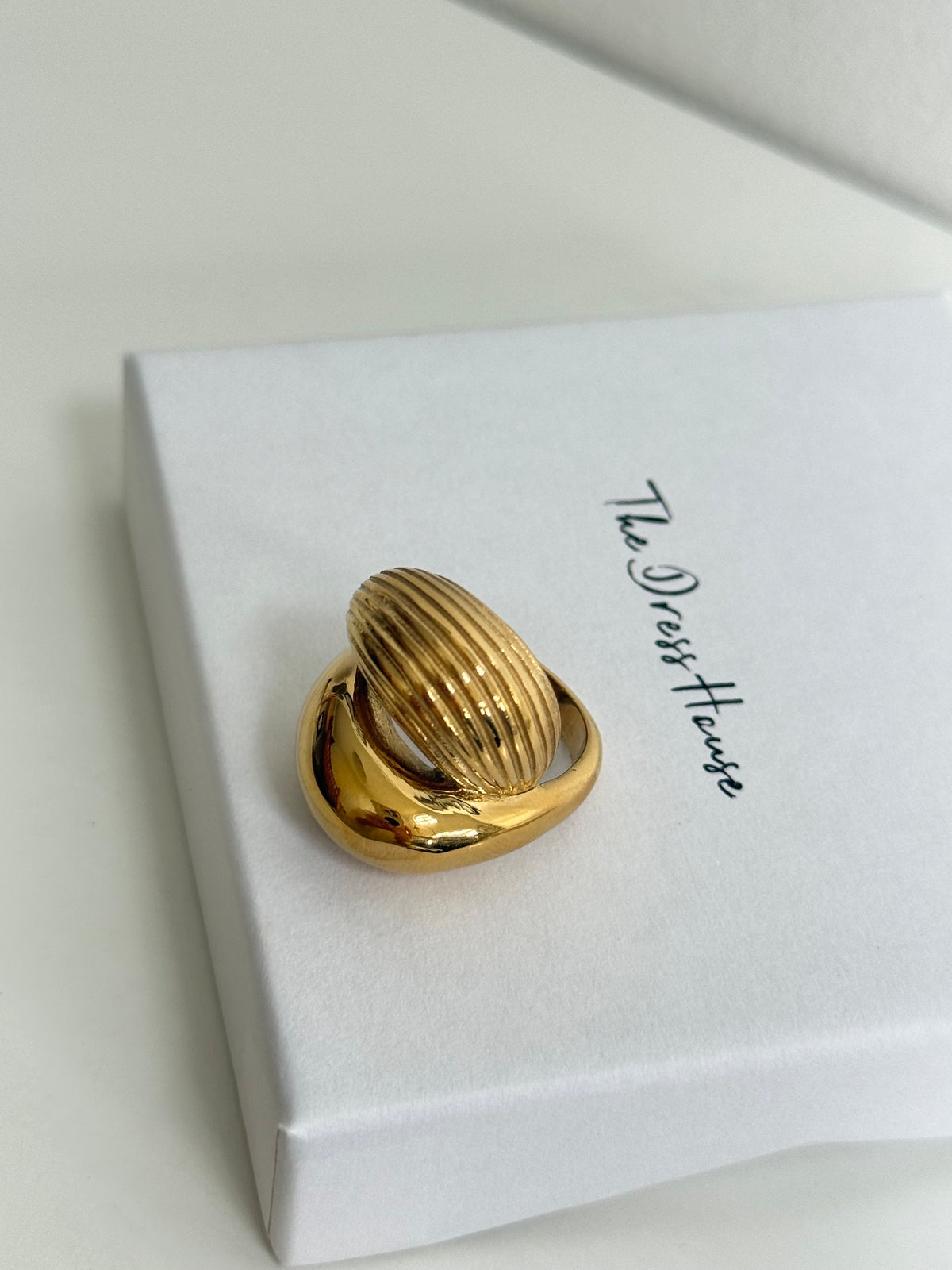 Connie - Gold Ring