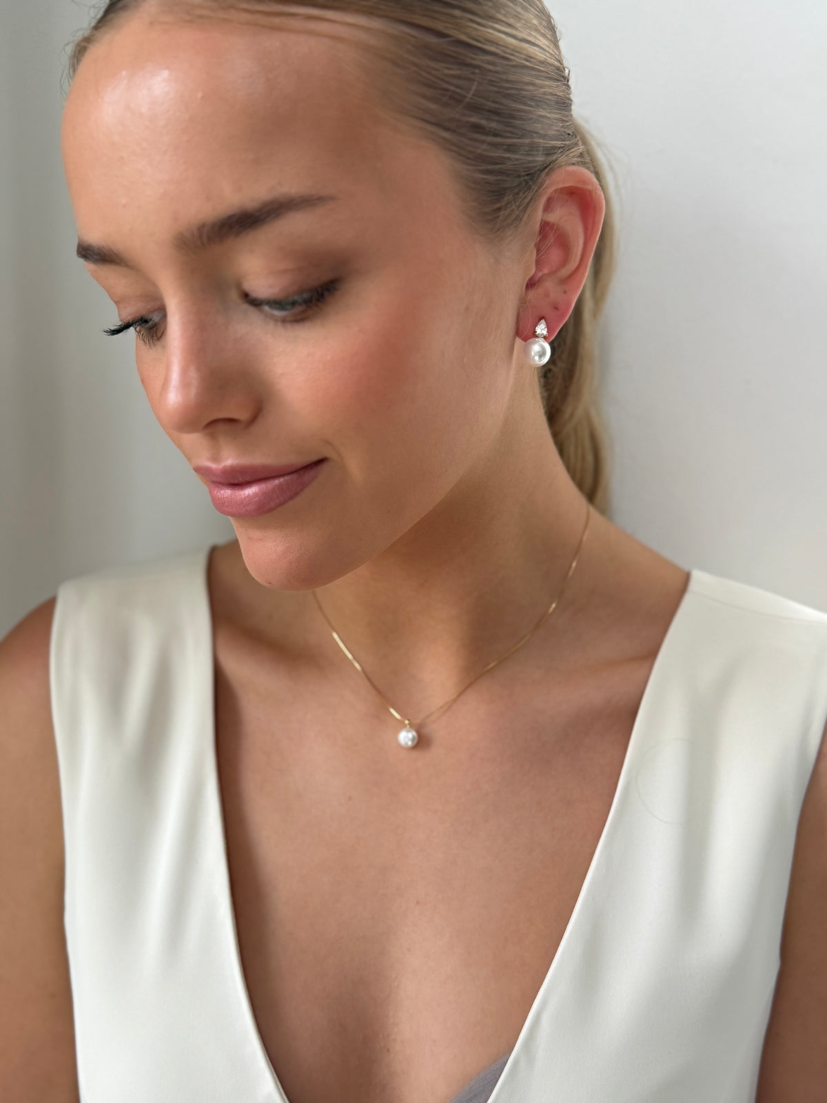 Cami - Gold Pearl Earring