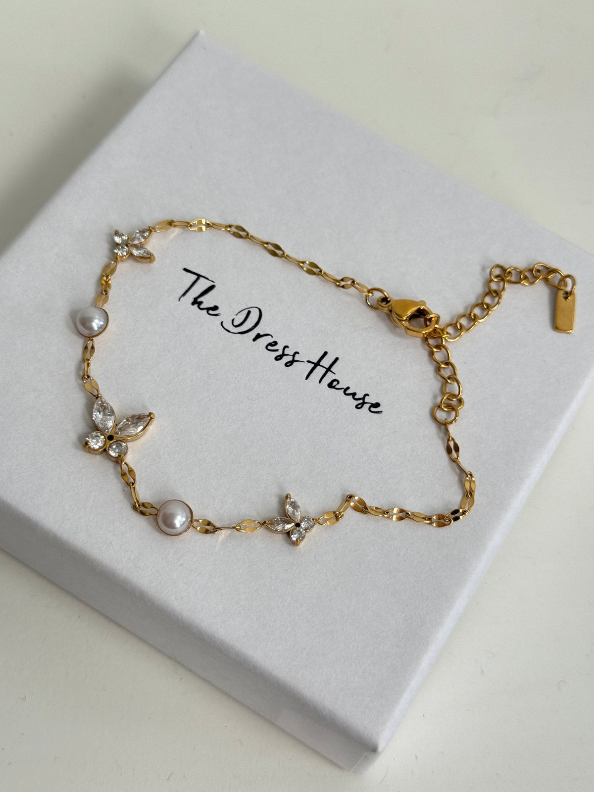 Rosa - Gold Pearl Bracelet
