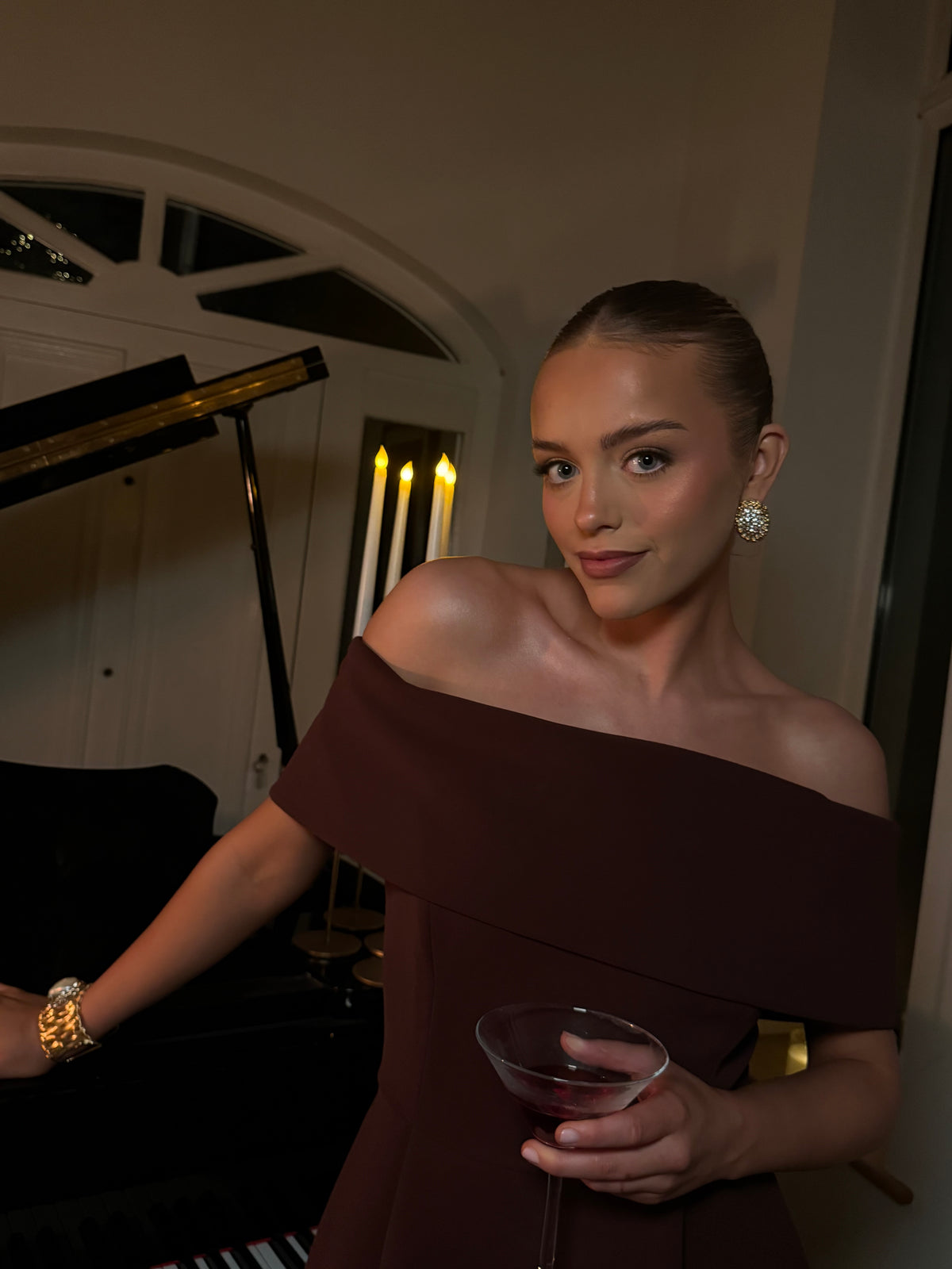 Neola - Gold Statement Earring