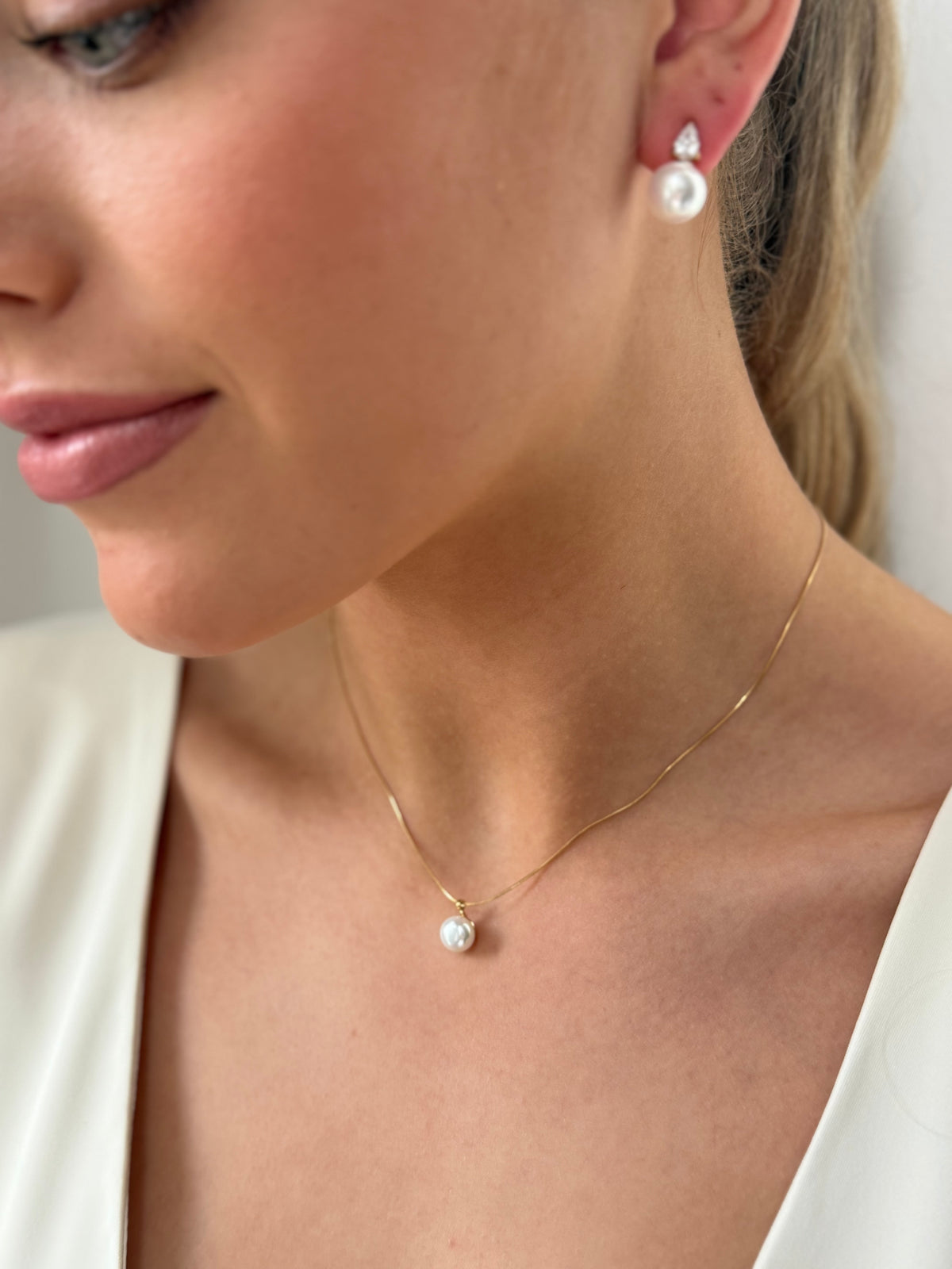 Isabella - Gold Pearl Necklace