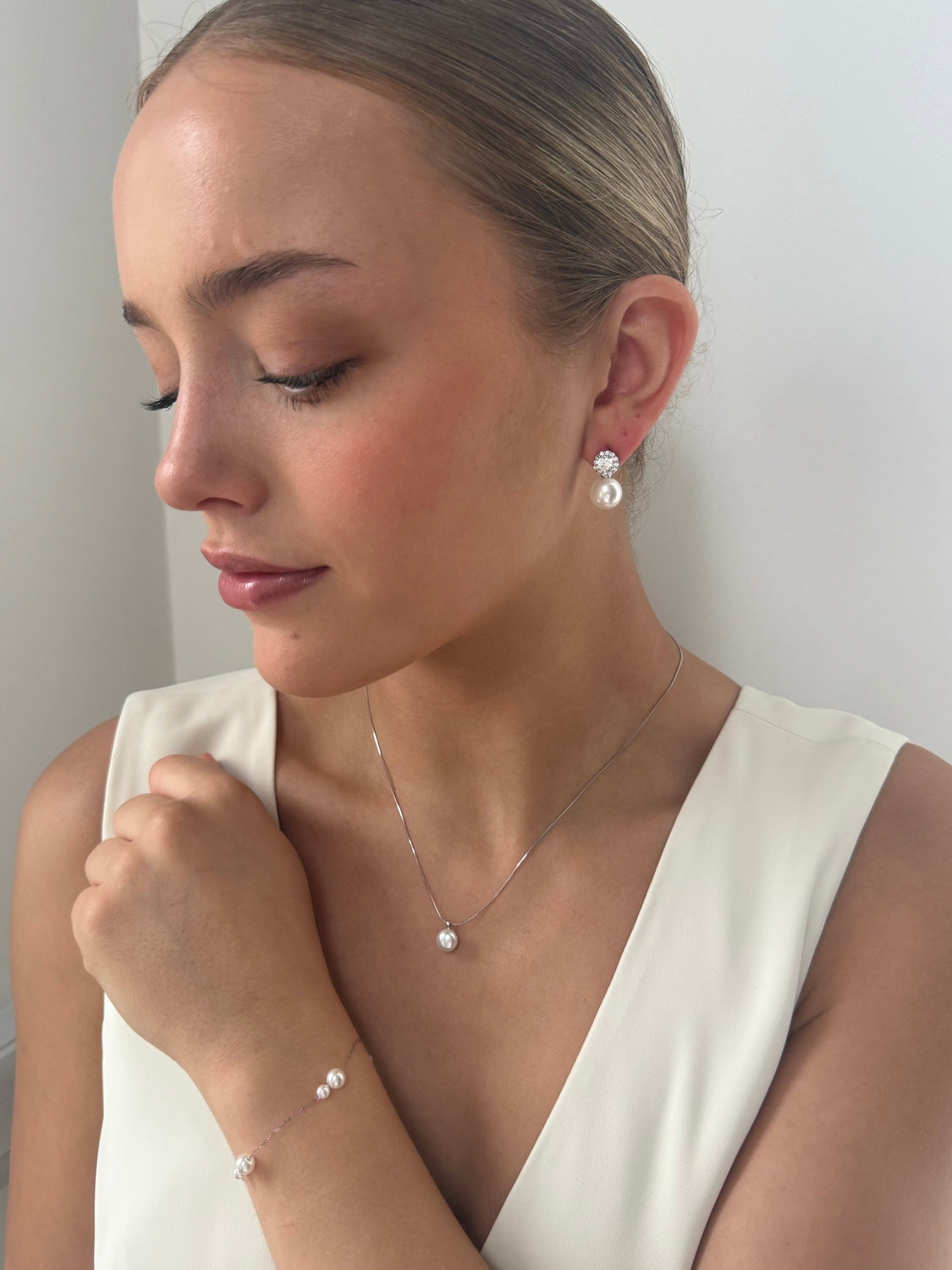 Melissa - Silver Pearl Earring