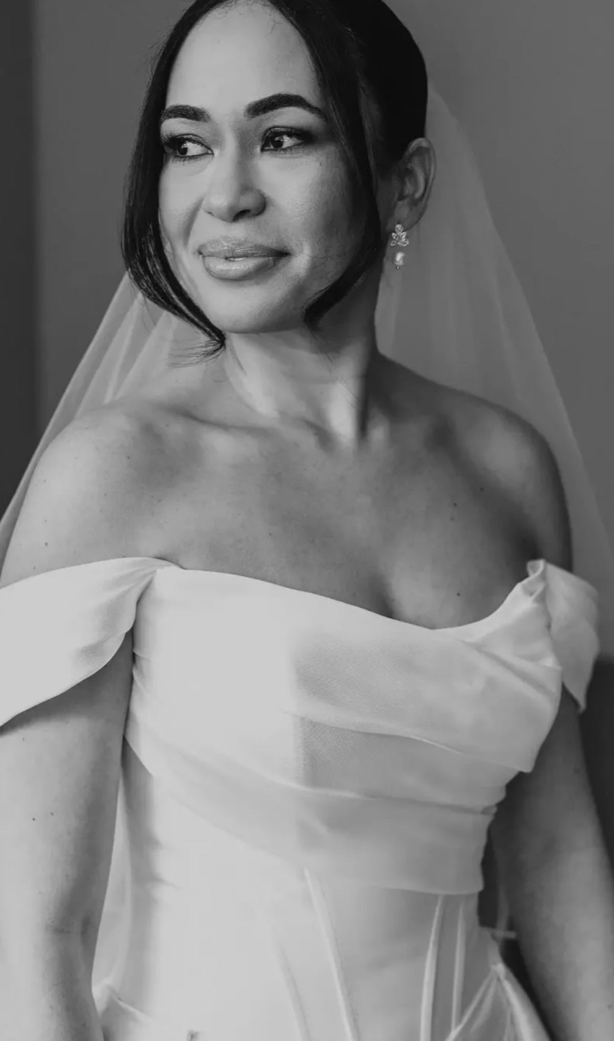 Niamh - Silver Pearl Earring