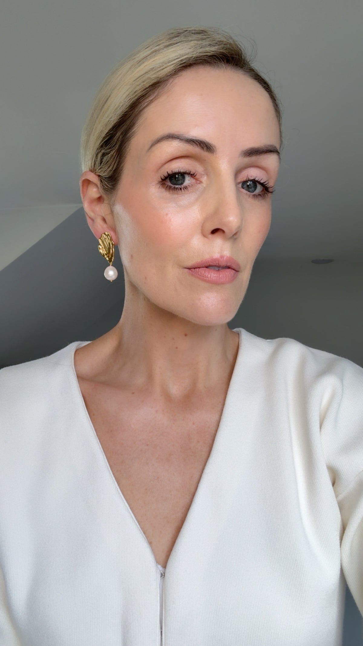 Alicia - Gold Statement Pearl Earring