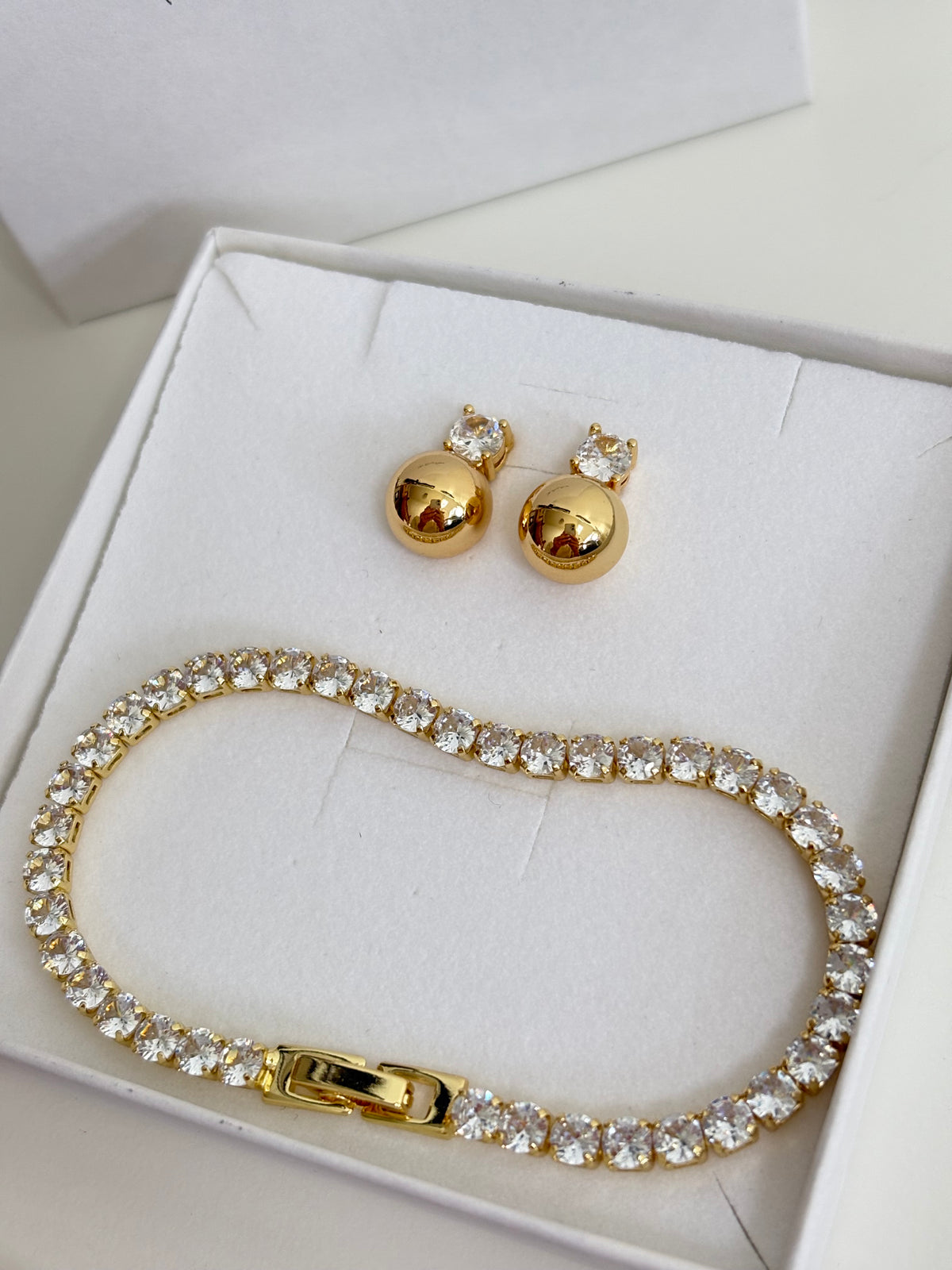Mabel Set - Gold Earring Bracelet Set