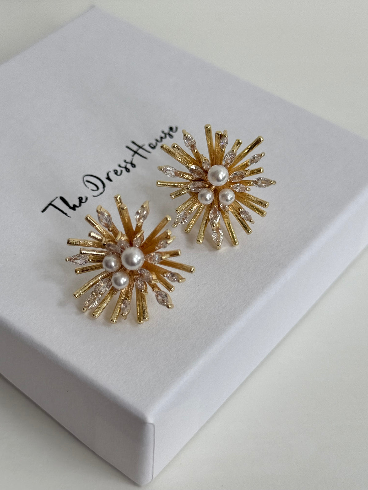 Annalise - Gold Pearl Earring