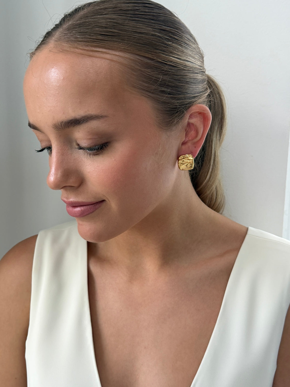 Elle - Gold Earring