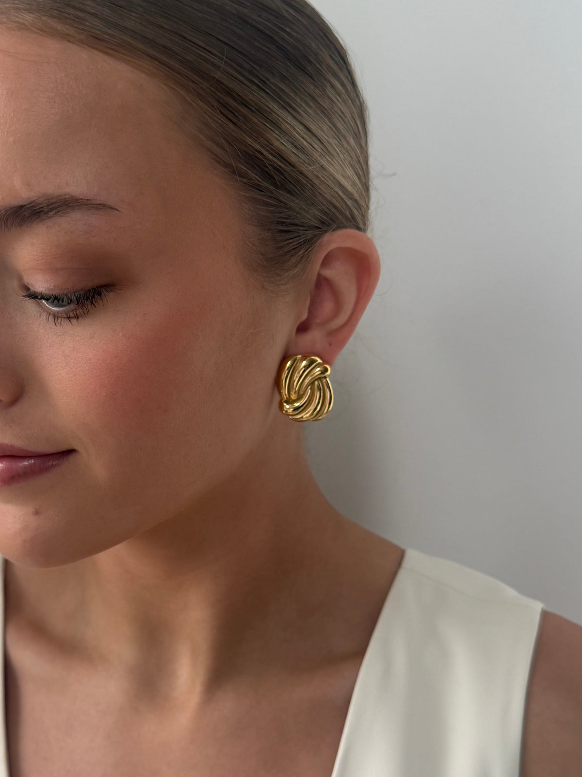 Jessie - Gold Earring