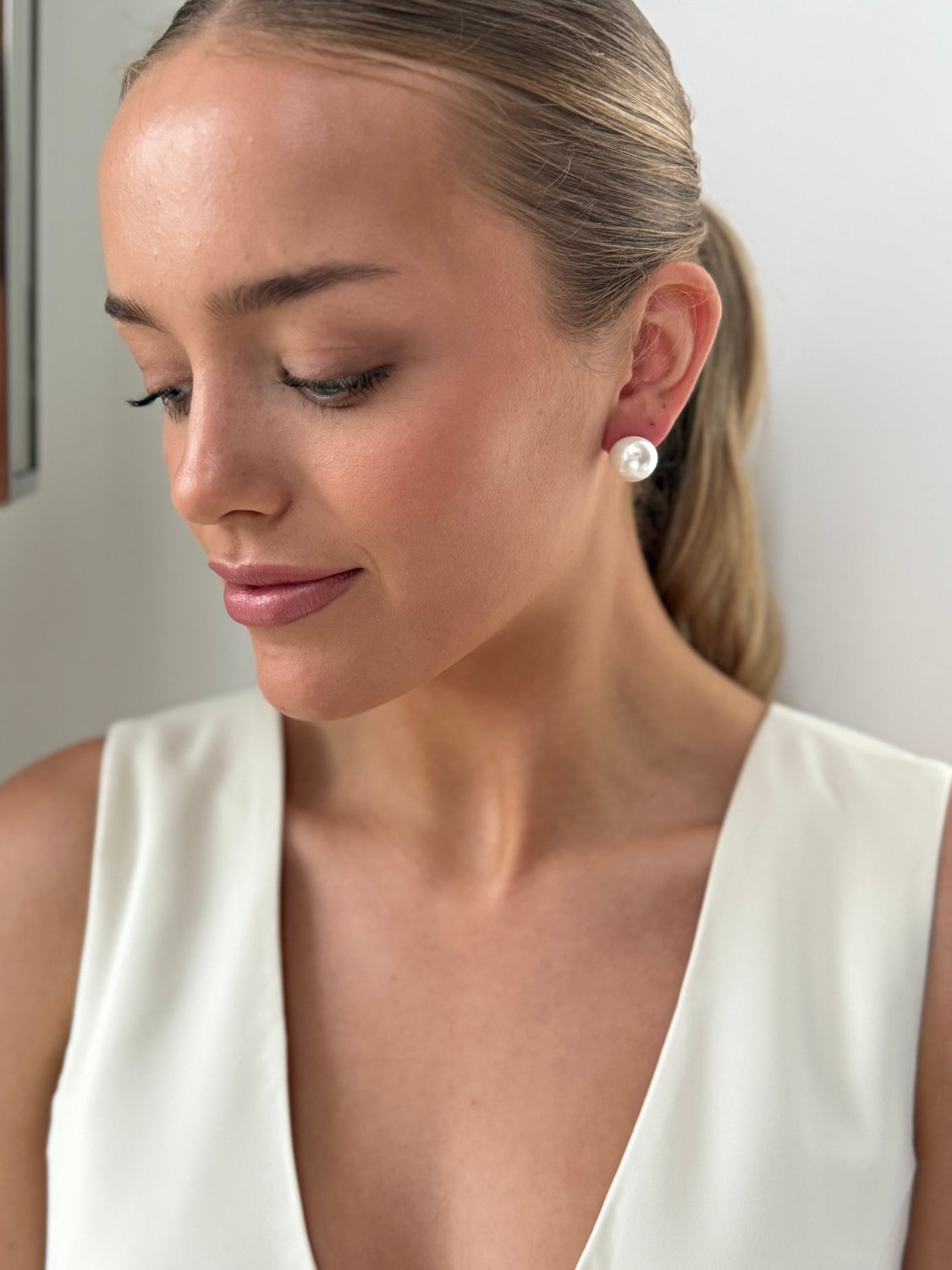 Lily - Gold Pearl Earring (15mm)
