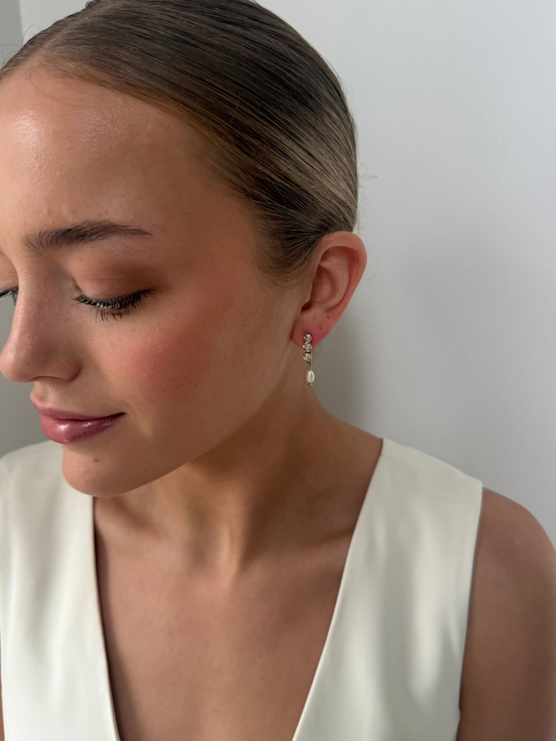 Edita - Gold Pearl Earring