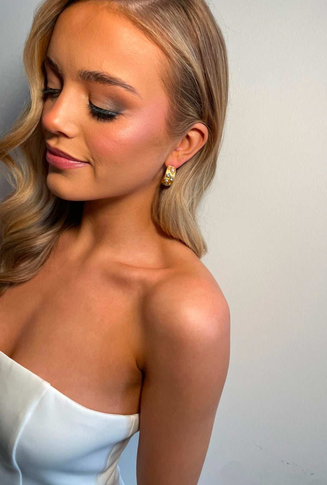 Toria - Gold Hoop Earring