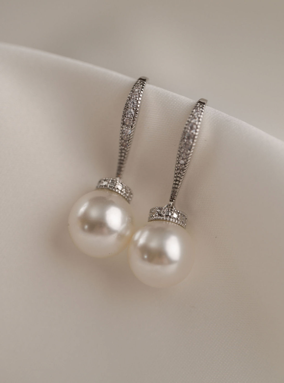 Aurora - Pearl Silver Earring