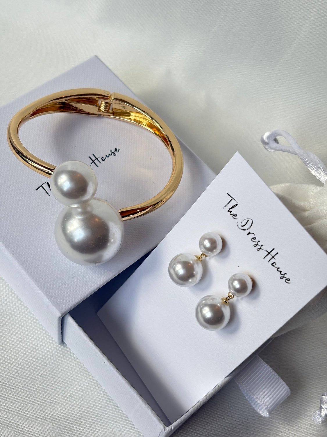Lisa Calina - Pearl Gold Bangle Earring Set