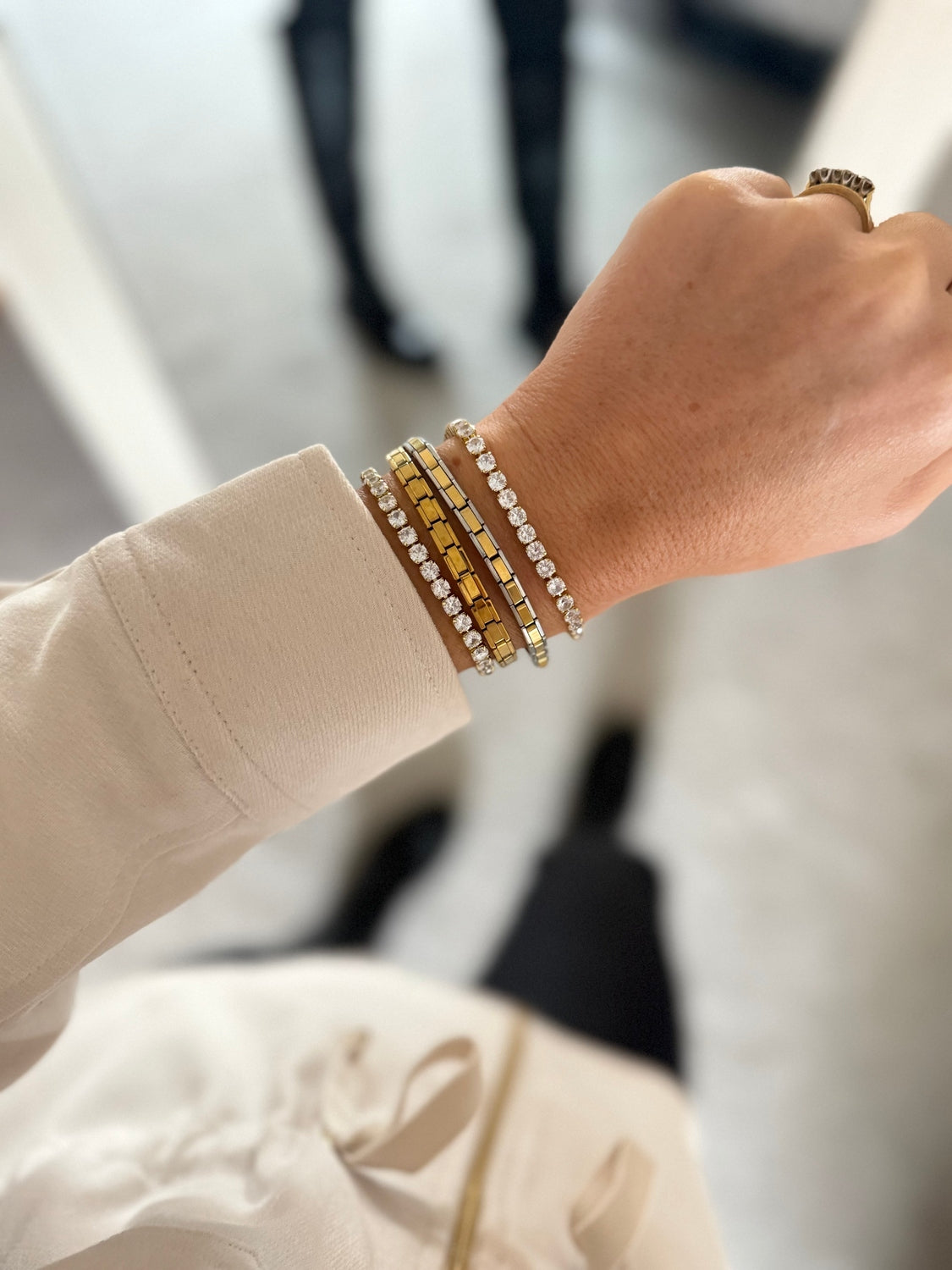 Alia - Gold Bangle Bracelet