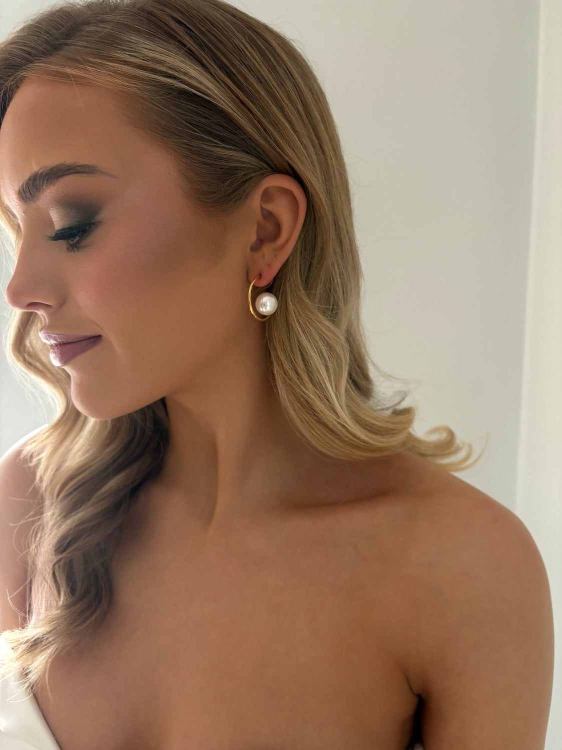 Lexi - Gold Pearl Earring