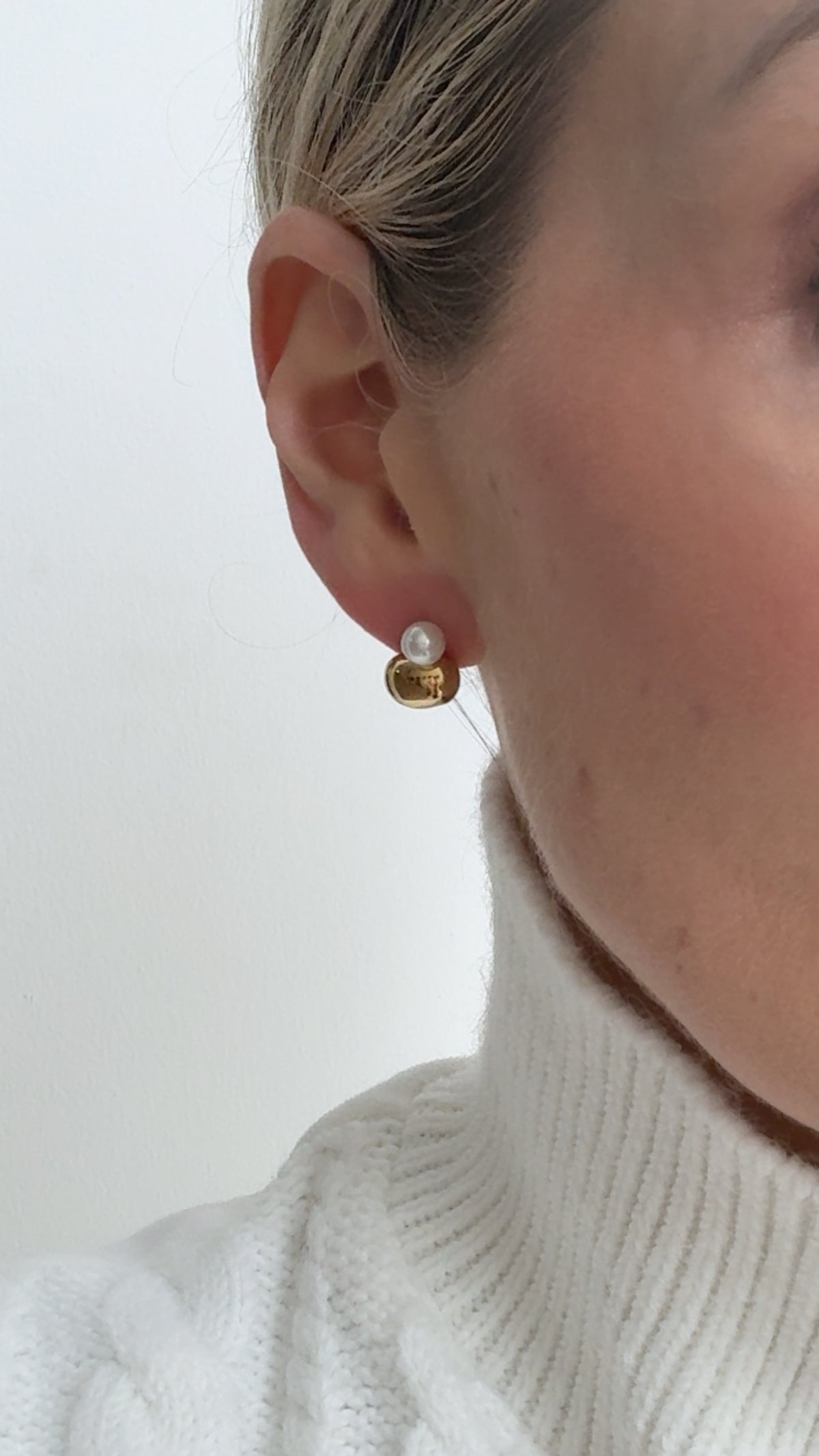 Libby - Gold Pearl Earring