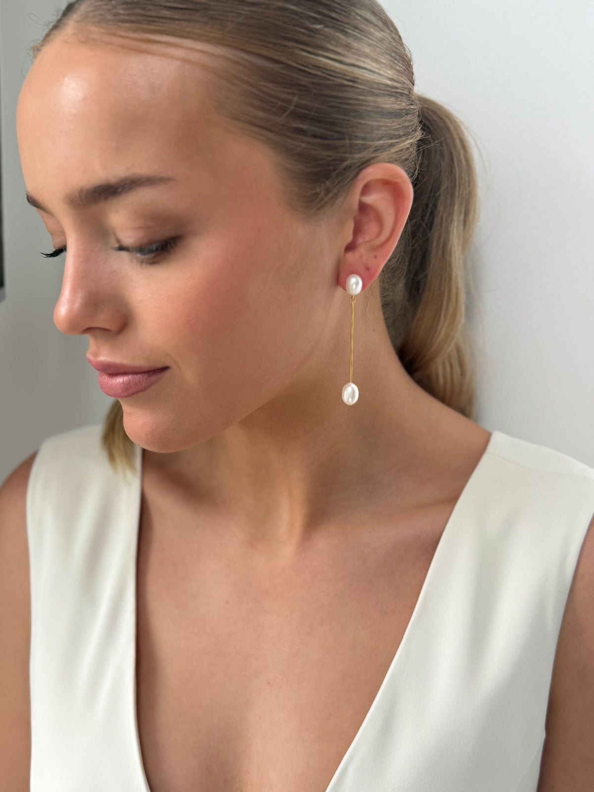 Isla - Gold Pearl Earring