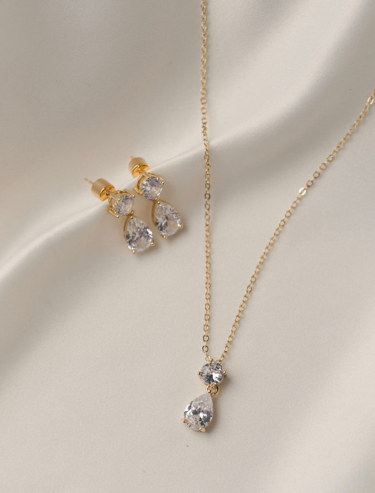 Isobel - Gold Diamonte Earring Necklace Set