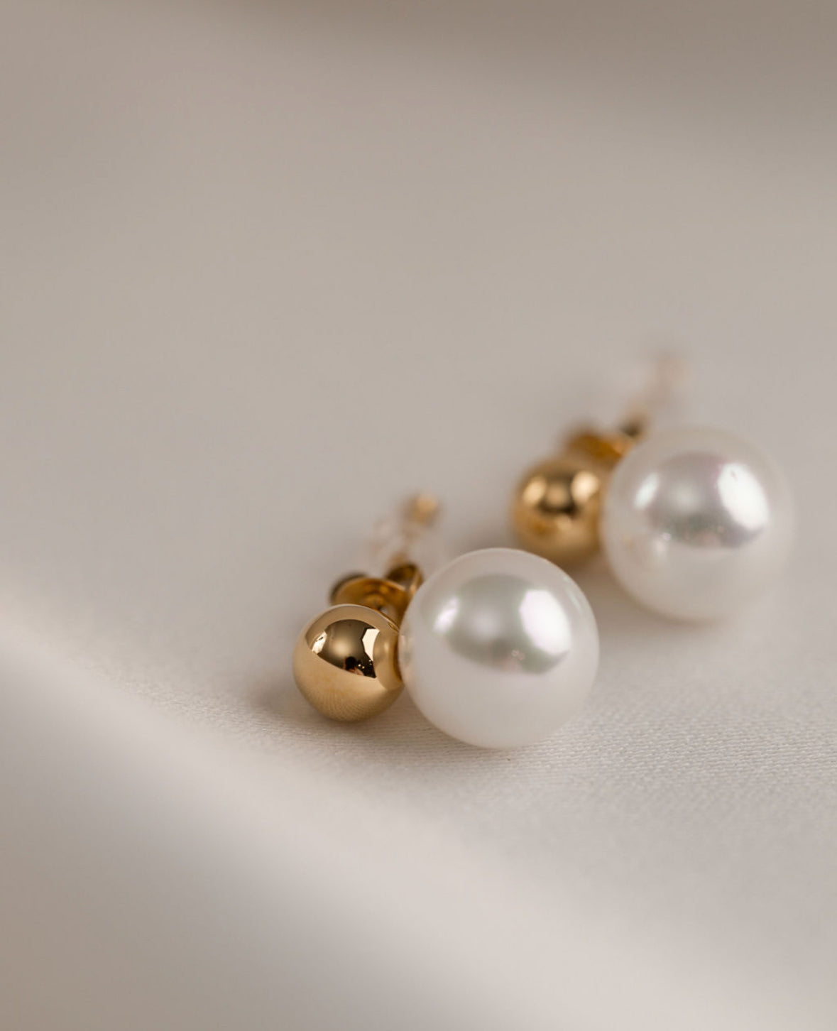 Vera - Pearl Gold Earring
