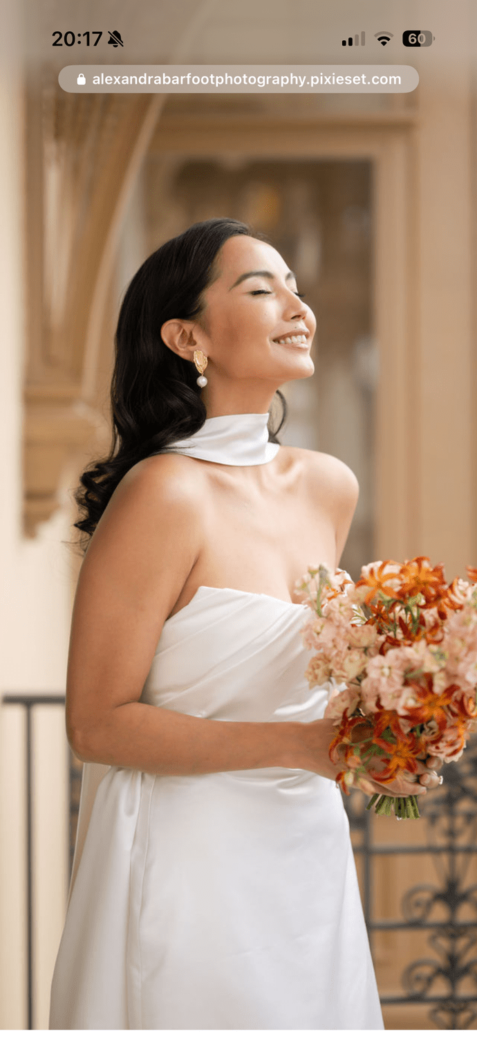 Alicia - Gold Statement Pearl Earring