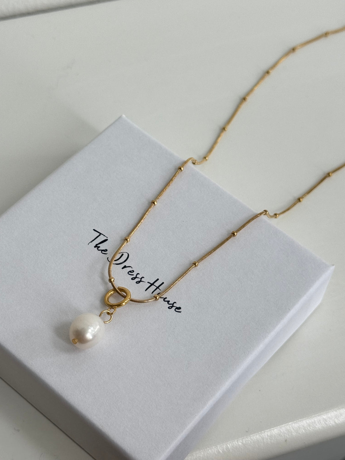 Kitty - Gold Pearl Necklace