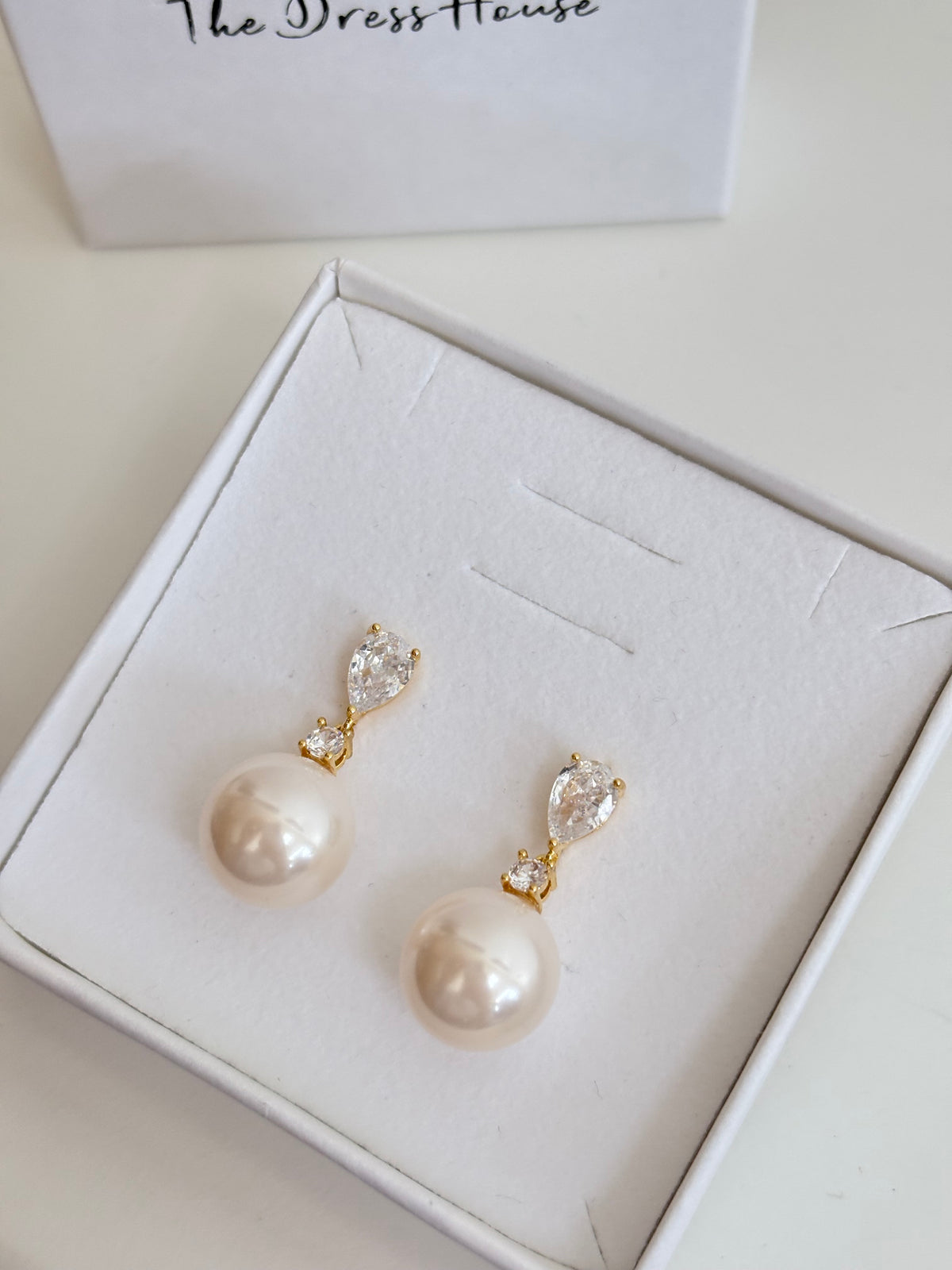 Lora - Gold Pearl Earring