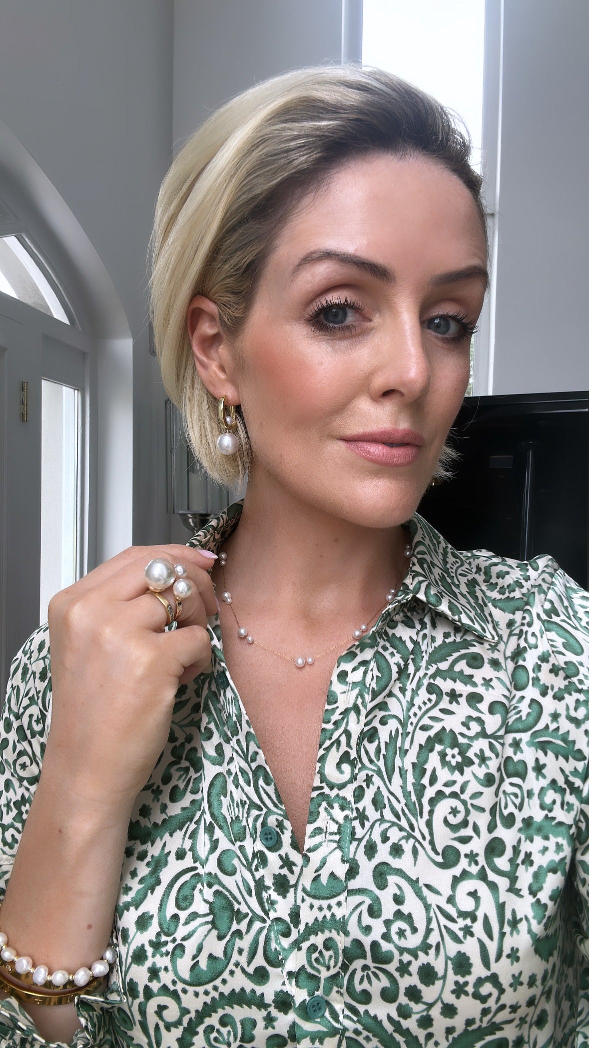 Dana - Pearl Gold Earring