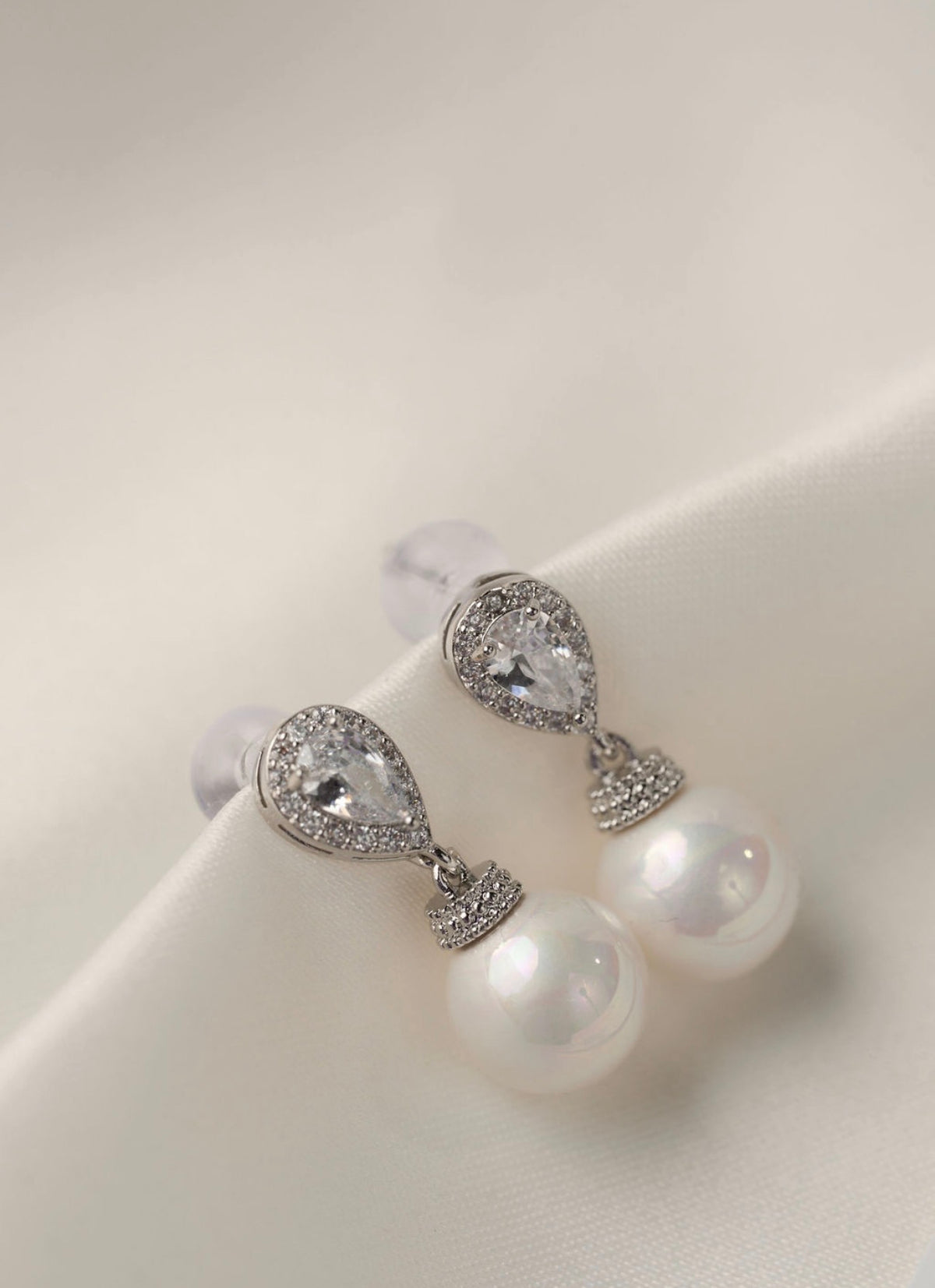 Lena - Silver Pearl Necklace Earring Gift Set