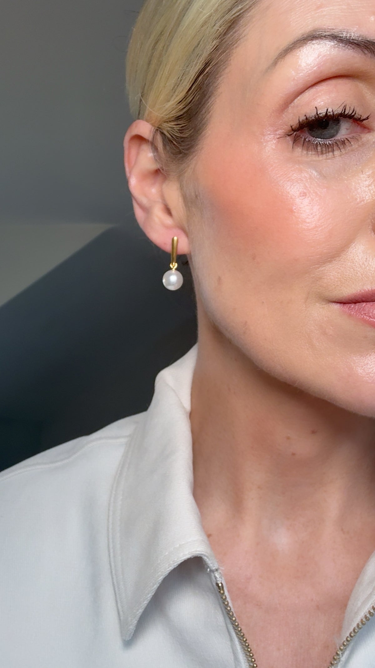 Aida - Gold Pearl Earring