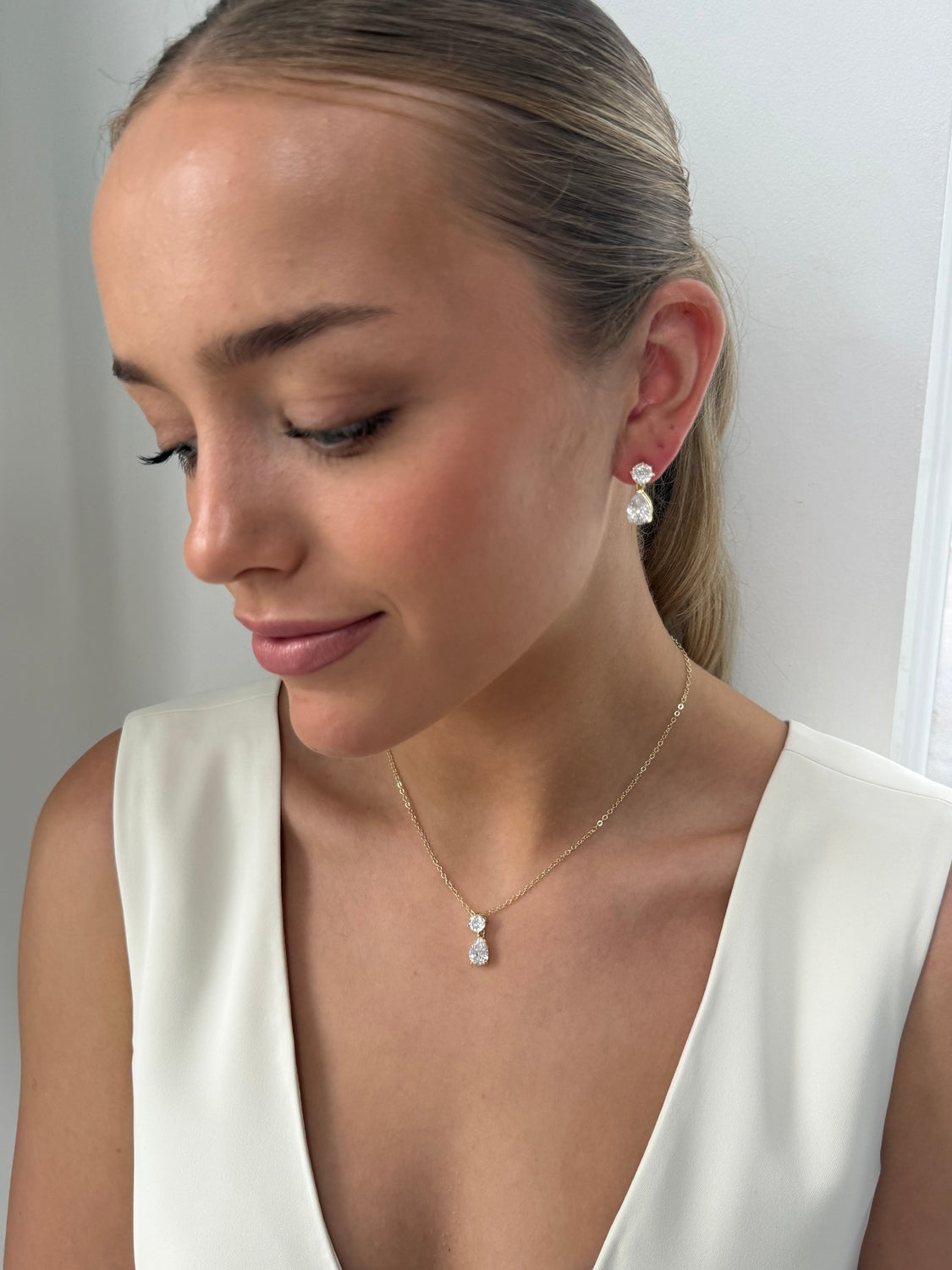 Isobel - Gold Diamonte Earring Necklace Set