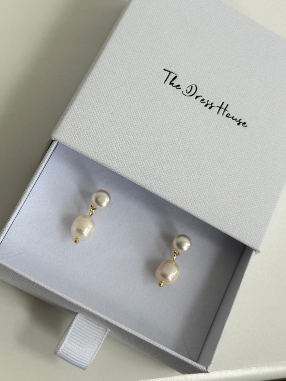 Cora - Gold Pearl Earring