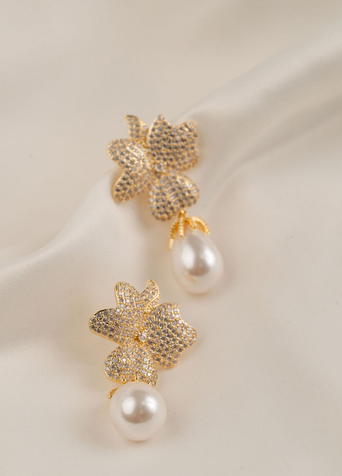 Elouise - Gold Pear Earring