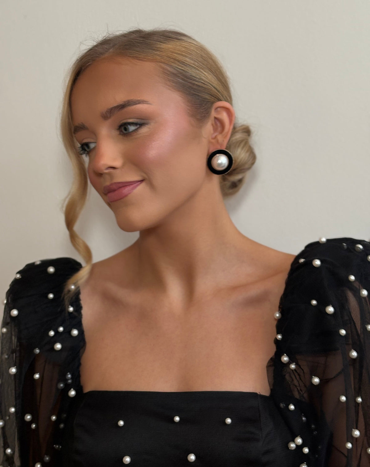 Carly - Black Pearl Earring